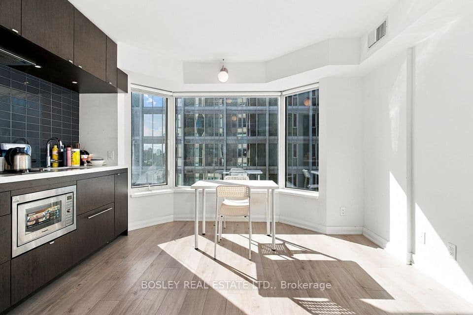 155 Yorkville Avenue 2610, Toronto, ON M5R 1C4 – photo 2