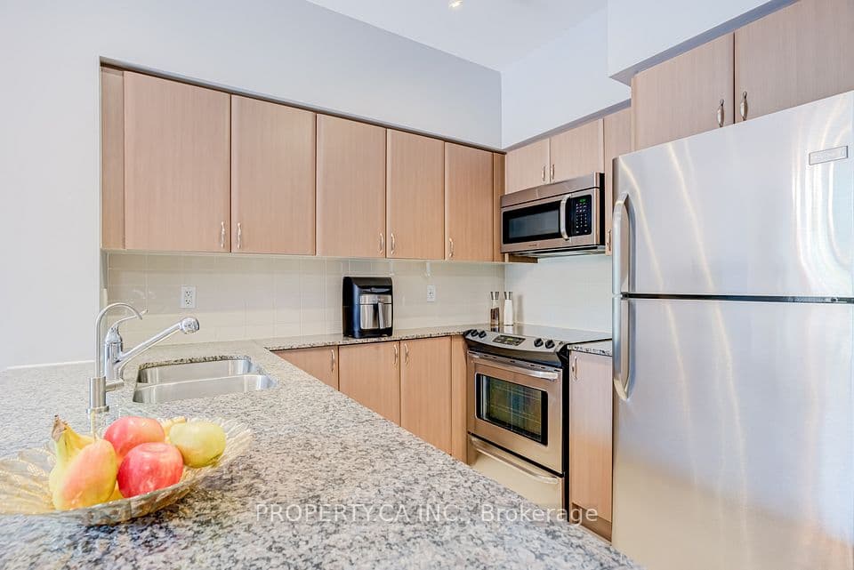 525 Wilson Avenue 118, Toronto, ON M3H 0A7 – photo 3