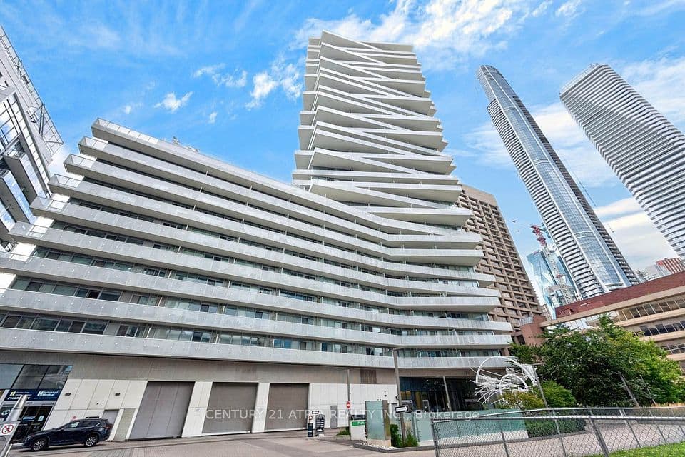 15 Queens Quay E 1108, Toronto, ON M5E 0C5 – main photo
