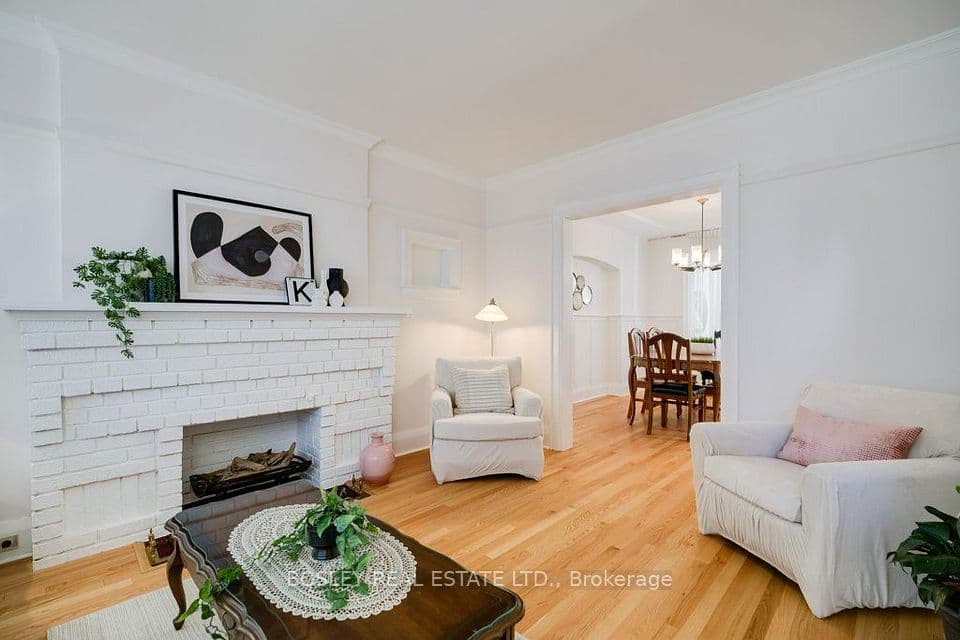 247 Melrose Avenue, Toronto, ON M5M 1Z2 – photo 3
