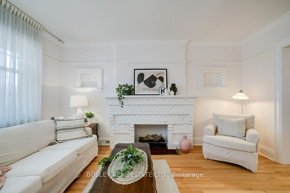 247 Melrose Avenue, Toronto, ON M5M 1Z2 – photo 2
