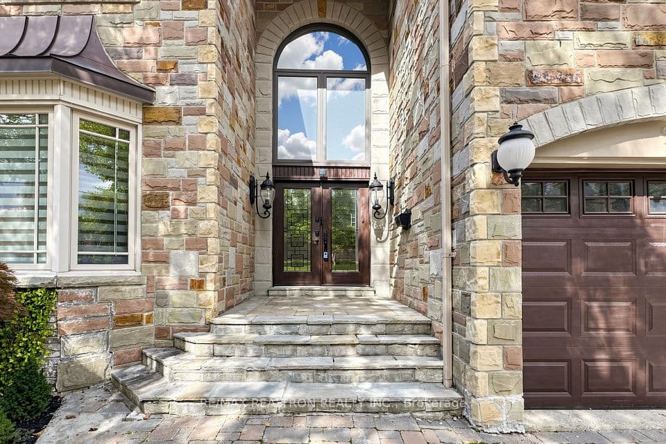 176 Elmwood Avenue, Toronto, ON M2N 3M4 – photo 2