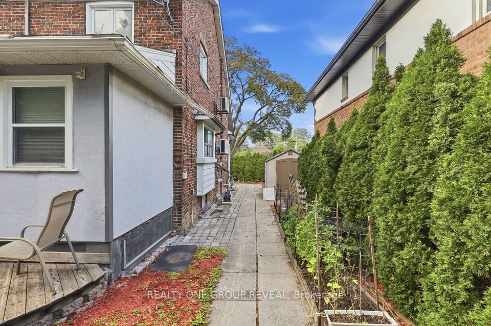 83 Lawrence Avenue E, Toronto, ON M4N 1S5 – photo 3