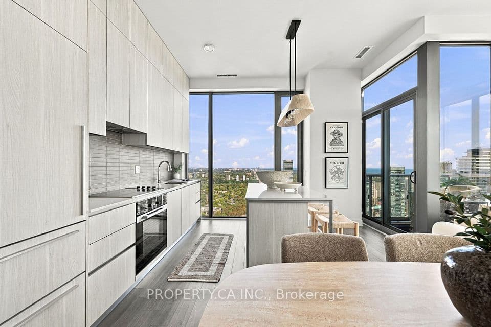 8 Cumberland Street 5104, Toronto, ON M4W 0B6 – main photo
