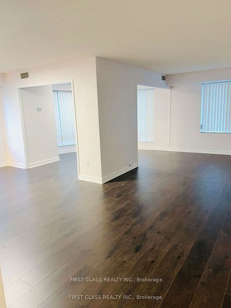 33 University Avenue 1303, Toronto, ON M5J 2S7 – photo 2