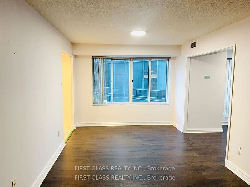 33 University Avenue 1303, Toronto, ON M5J 2S7 – photo 3