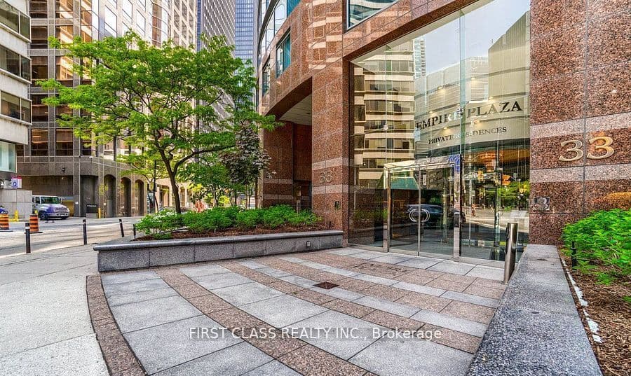 33 University Avenue 1303, Toronto, ON M5J 2S7 – main photo
