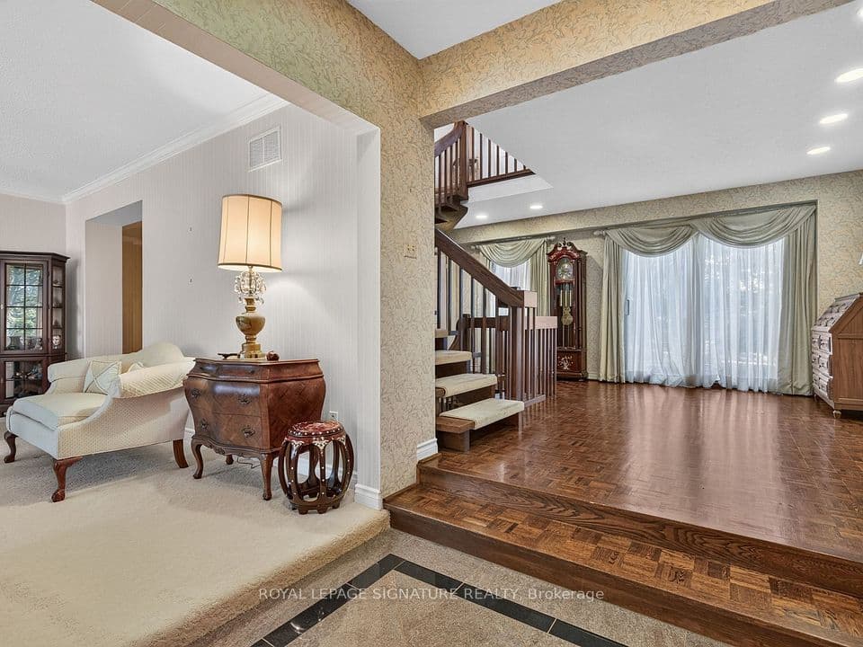 11 Paris Court, Toronto, ON M3A 3M6 – photo 3