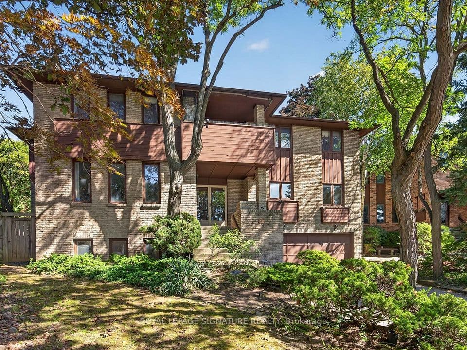 11 Paris Court, Toronto, ON M3A 3M6 – photo 2