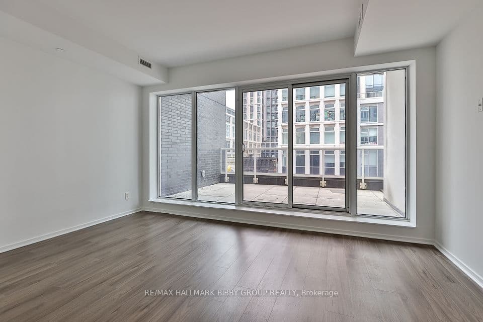 783 Bathurst Street 422, Toronto, ON M5S 0A8 – main photo