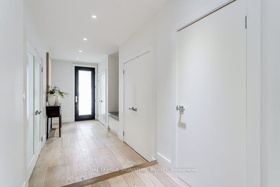 9 Georgian Court, Toronto, ON M4P 2J7 – photo 3