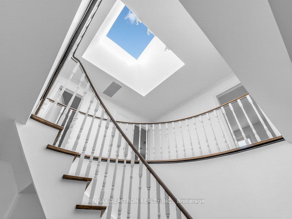 42 Apollo Drive, Toronto, ON M3B 2G8 – photo 2