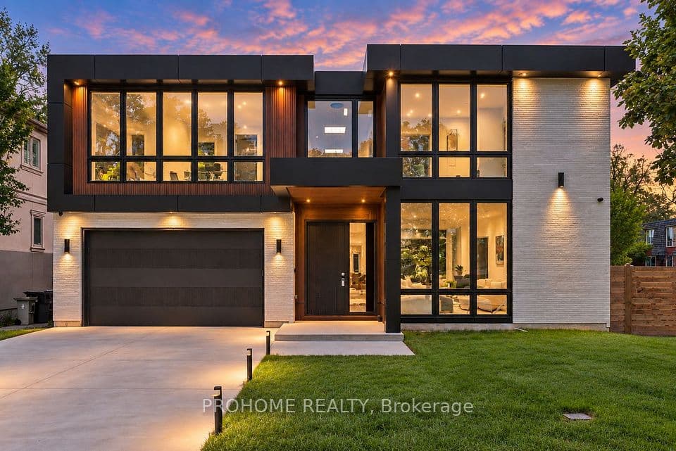 15 Aldershot Crescent, Toronto, ON M2P 1L7 – main photo