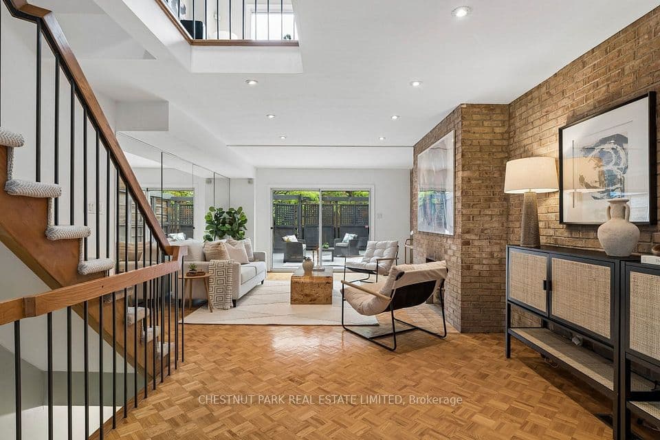 76 Alcorn Avenue, Toronto, ON M4V 1E4 – photo 2