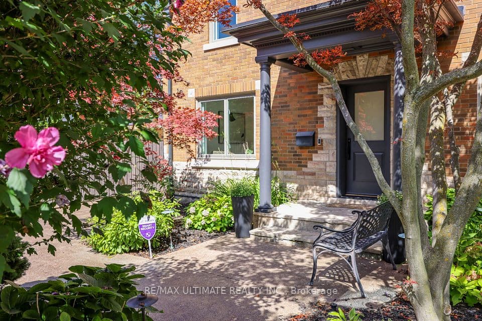 10 Field Avenue, Toronto, ON M4G 1Y6 – photo 2
