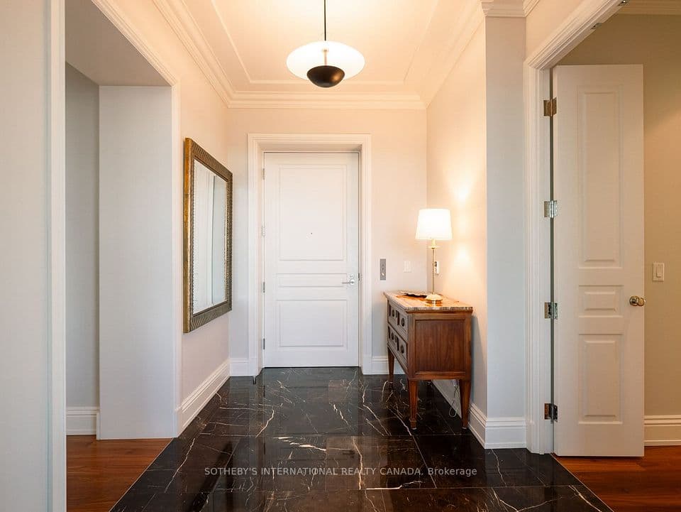 183 Wellington Street W 4301, Toronto, ON M5V 0A1 – photo 2