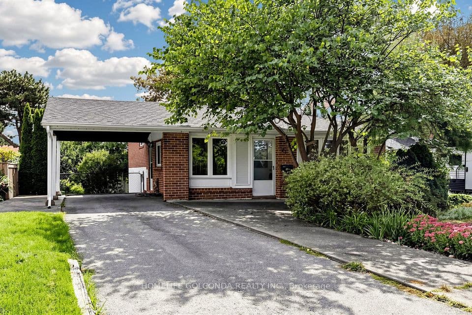 21 Grove Park Crescent, Toronto, ON M2J 2C7 – photo 2