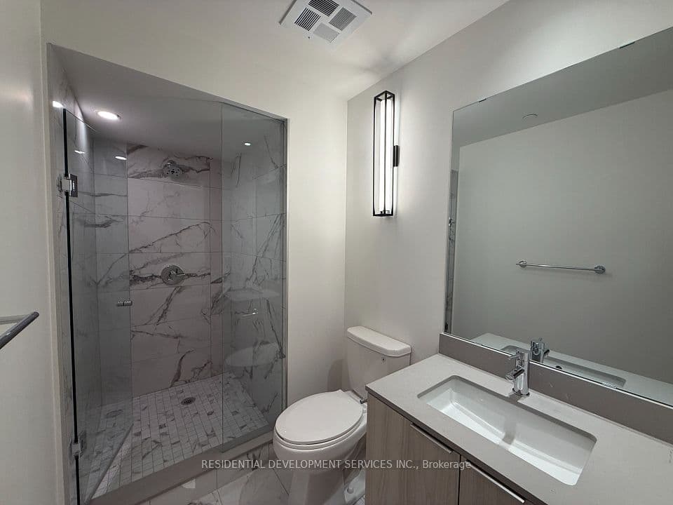 123 Portland Street 205, Toronto, ON M5V 0V9 – photo 2