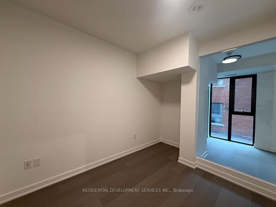 123 Portland Street 205, Toronto, ON M5V 0V9 – photo 3