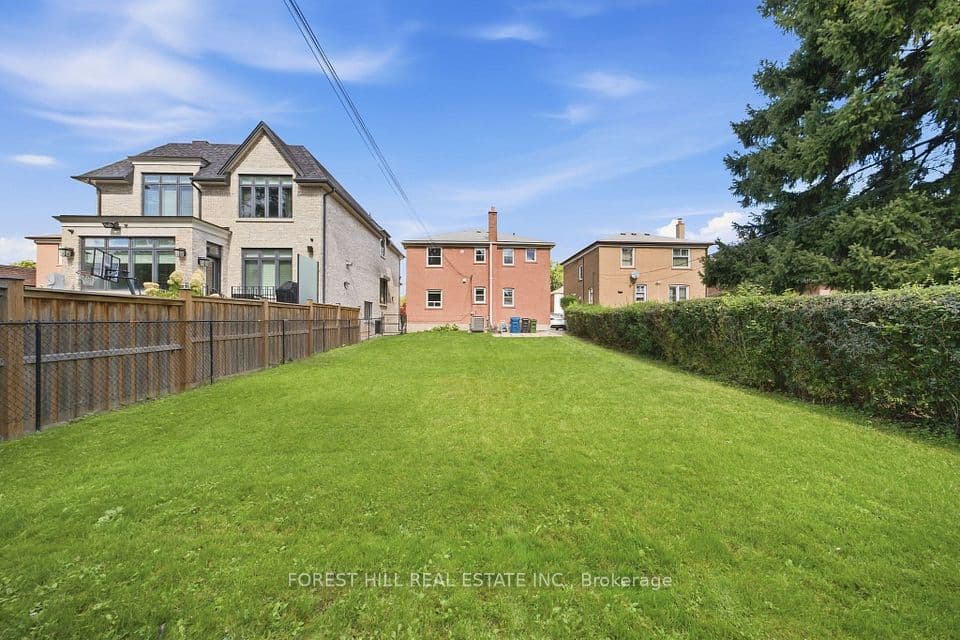 147 Viewmount Avenue, Toronto, ON M6B 1T5 – photo 3