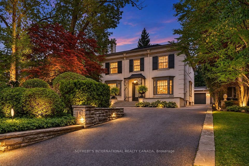 15 Alexandra Wood, Toronto, ON M5N 2S2 – main photo