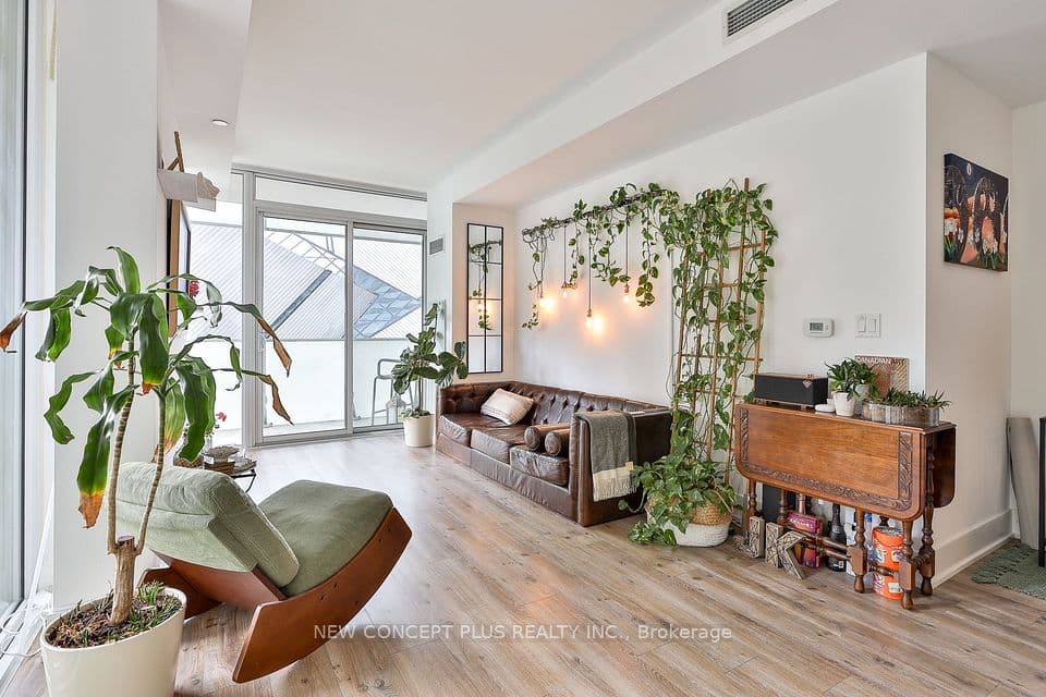 200 Bloor Street W 405, Toronto, ON M5S 0B1 – photo 2