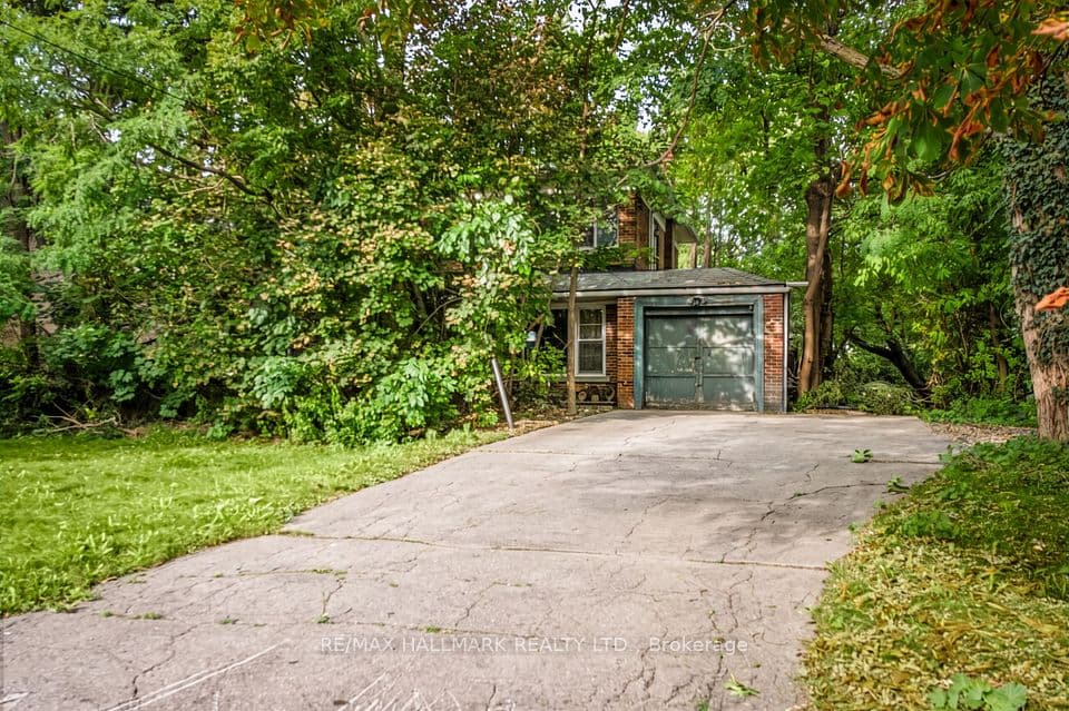 171 Old Yonge Street, Toronto, ON M2P 1R1 – main photo