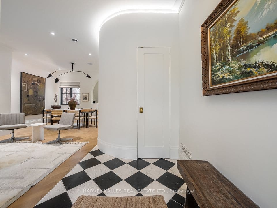 239 Borden Street, Toronto, ON M5S 2N5 – photo 3