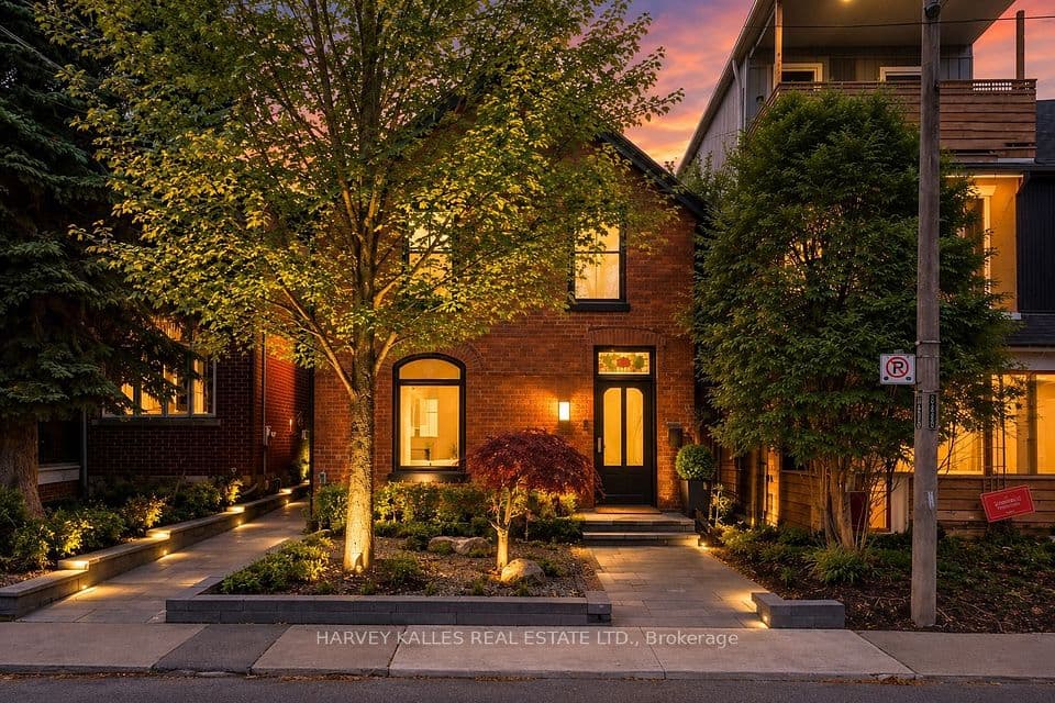 239 Borden Street, Toronto, ON M5S 2N5 – main photo