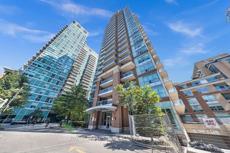 50 Lynn Williams Street 1907, Toronto, ON M6K 3R9 – main photo