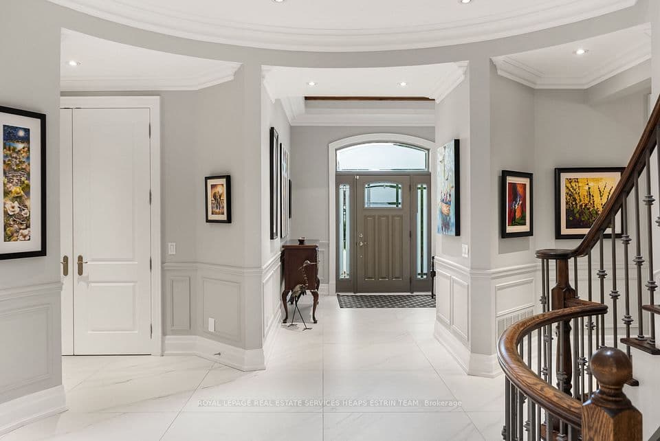 9 Bethesda Court, Toronto, ON M3B 3S4 – photo 2