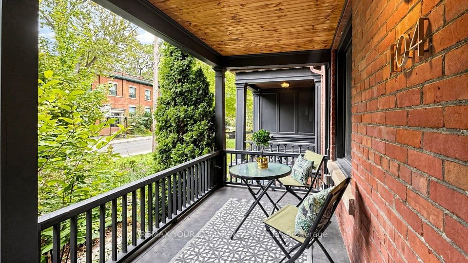 104 Wells Street, Toronto, ON M5R 1P3 – main photo