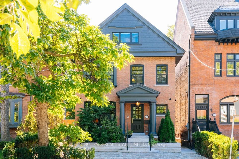 149 Roxborough Street E, Toronto, ON M4W 1V9 – main photo