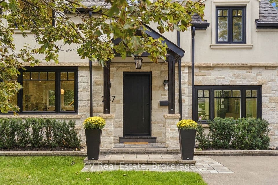 287 Yonge Boulevard, Toronto, ON M5M 3J1 – photo 2