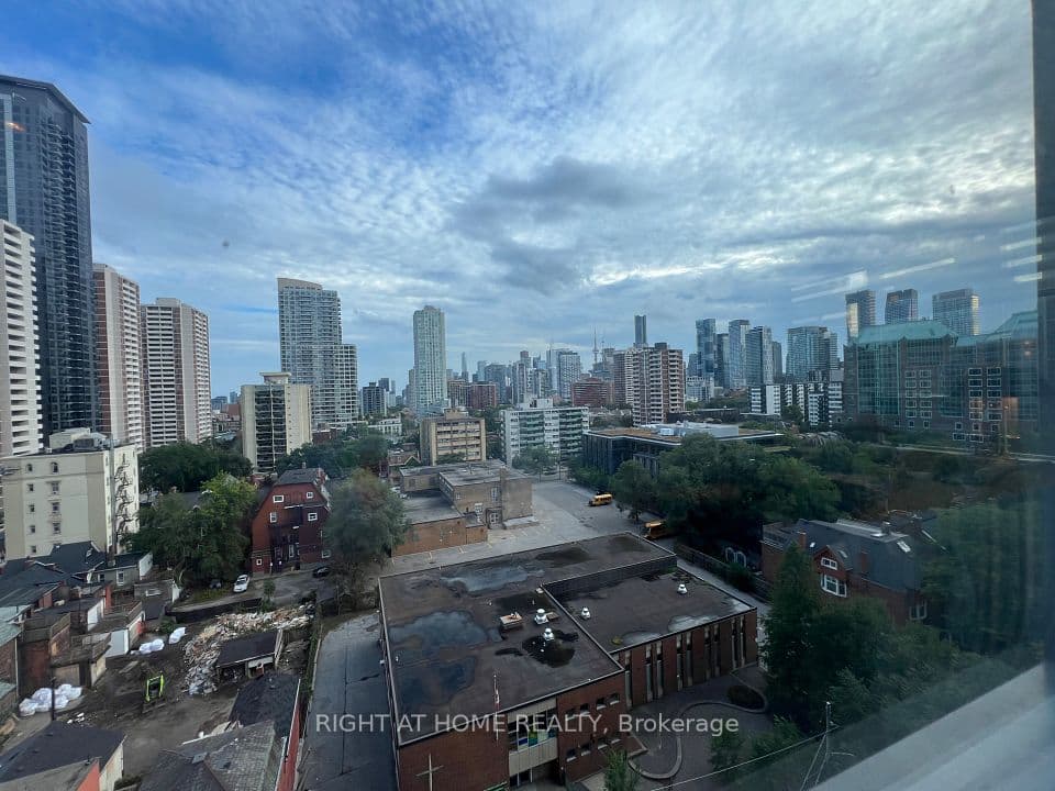 28 Linden Street 1006, Toronto, ON M4Y 0A4 – photo 3
