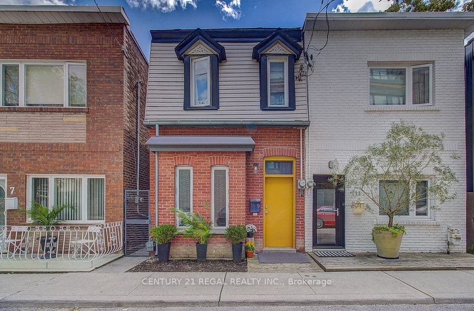 9 Rebecca Street, Toronto, ON M6J 1K8 – main photo