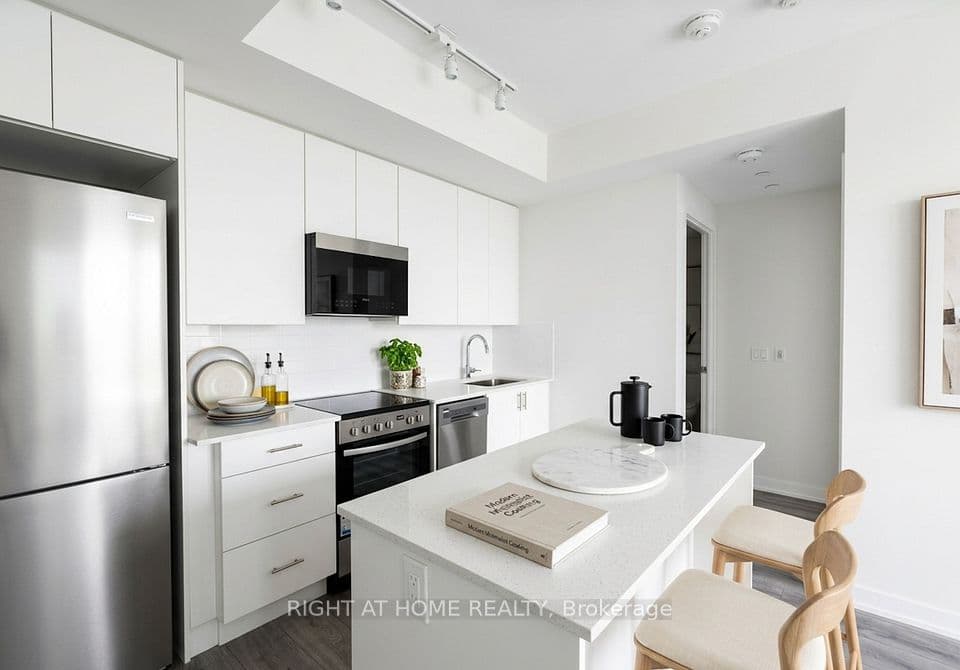 15 Ellerslie Avenue 2405, Toronto, ON M2N 0L7 – photo 3