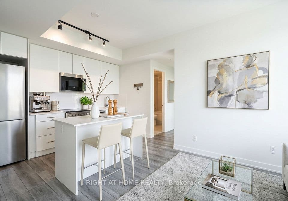 15 Ellerslie Avenue 2405, Toronto, ON M2N 0L7 – photo 2