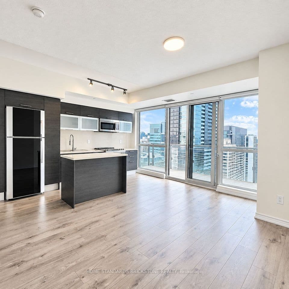 386 Yonge Street 2911, Toronto, ON M5B 0A5 – photo 2