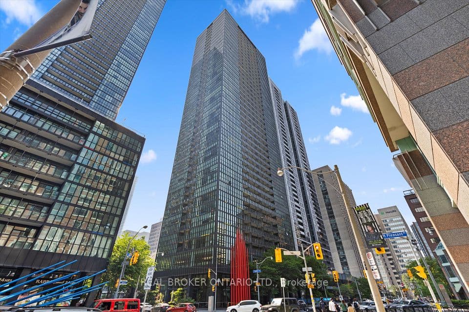 110 Charles Street E 4403, Toronto, ON M4Y 1T5 – photo 2
