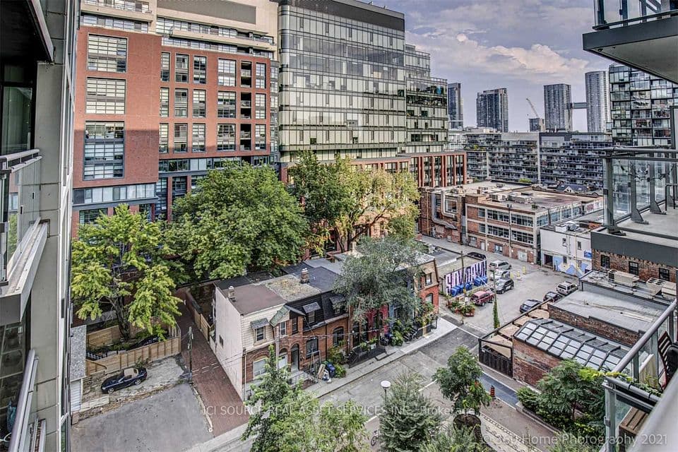 525 Adelaide Street W 1020, Toronto, ON M5V 0N7 – photo 2