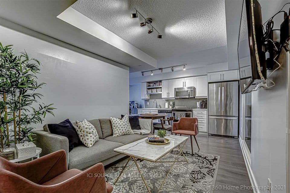 525 Adelaide Street W 1020, Toronto, ON M5V 0N7 – main photo