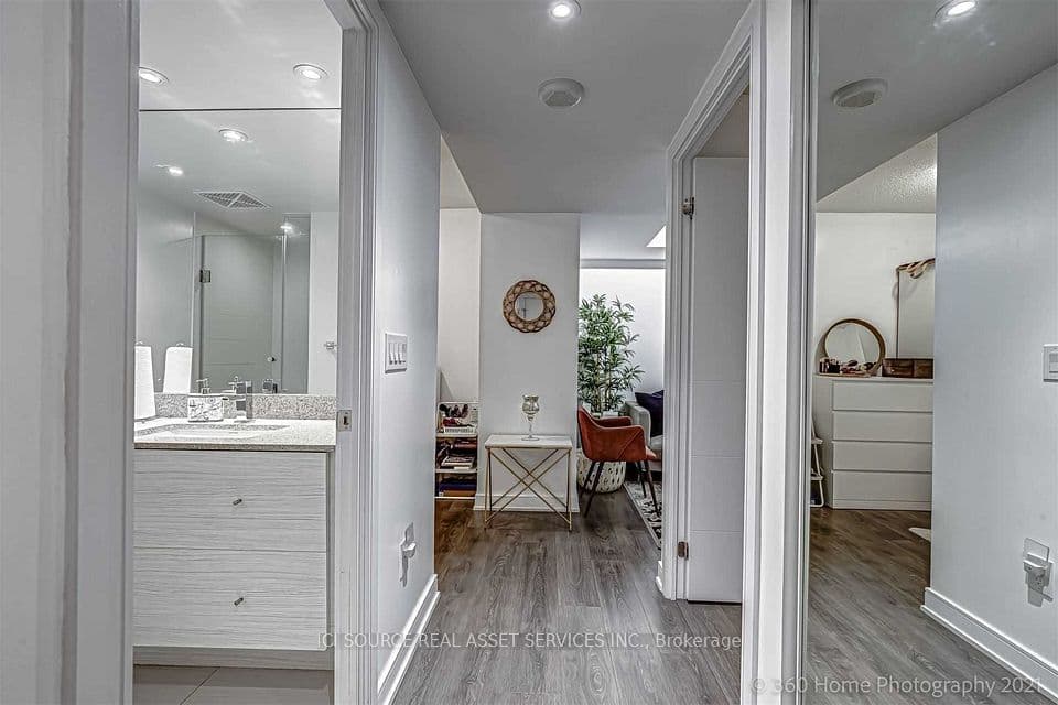 525 Adelaide Street W 1020, Toronto, ON M5V 0N7 – photo 3