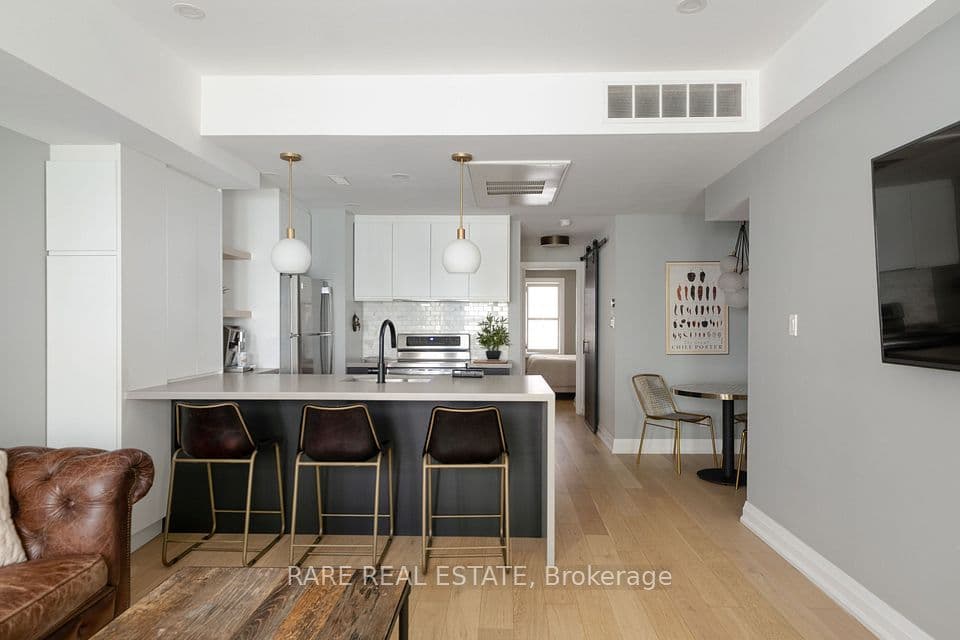 11 Niagara Street 21, Toronto, ON M5V 1C2 – photo 2