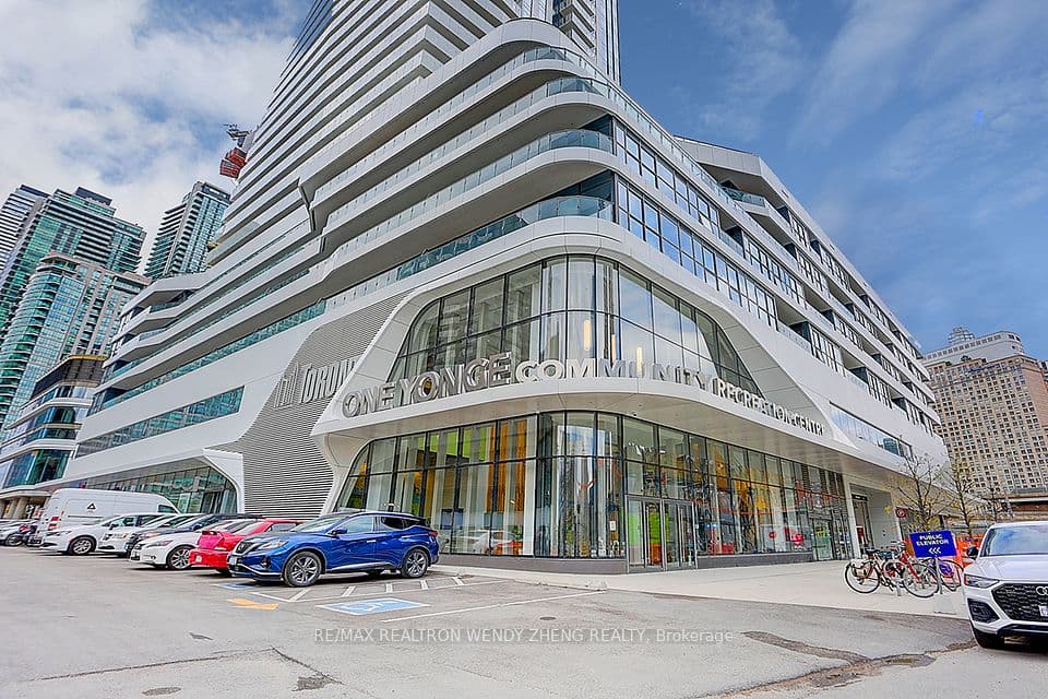 28 Freeland Street 902, Toronto, ON M5E 0E3 – photo 2