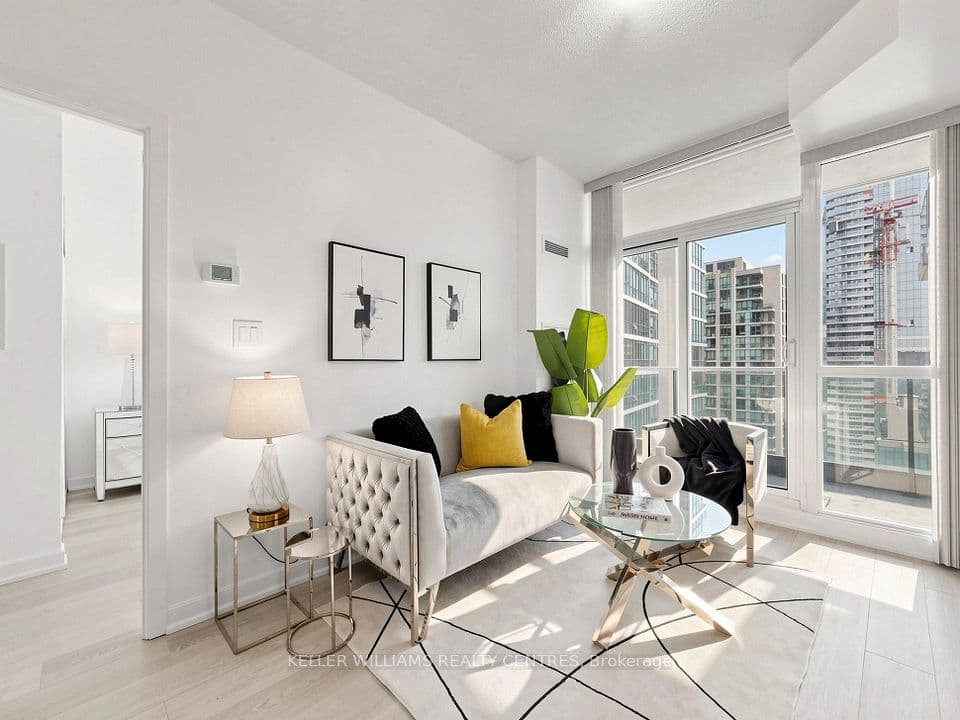 33 Bay Street 3305, Toronto, ON M5J 2Z3 – main photo