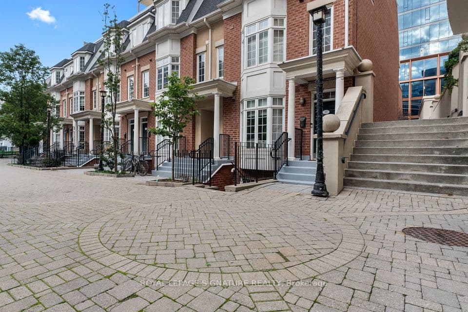 11 Niagara Street 8, Toronto, ON M5V 3N9 – main photo