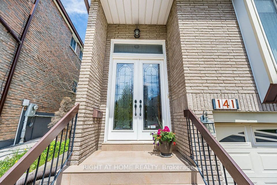 141 Dollery Court, Toronto, ON M2R 3N9 – photo 2