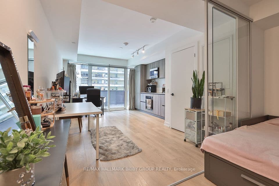 127 Broadway Avenue 302, Toronto, ON M4P 1V4 – photo 2