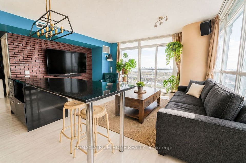 29 Singer Court 1502, Toronto, ON M2K 0B3 – photo 3